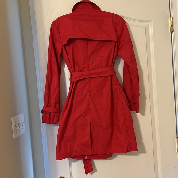 PInk 💗 trench coat 🧥 - Picture 3 of 4